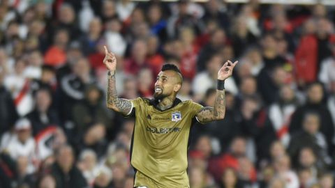 Arturo Vidal protagoniza fuerte pelea contra su propio arquero tras un autogol [Video]