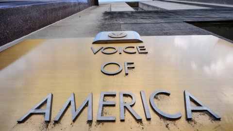 Trump acusó al medio de ser un "portavoz demócrata".
