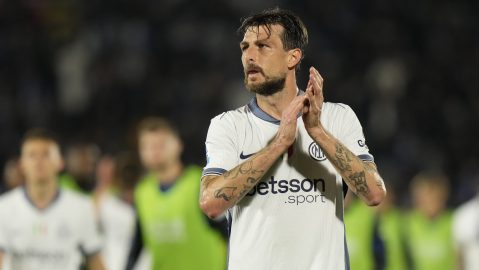 Acerbi explota contra un fanático del PSG: “Me vuelvo loco y te doy una paliza”