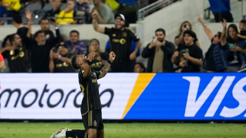 Denis Bouanga destaca su aegría por clasificar al Mundial de Clubes.