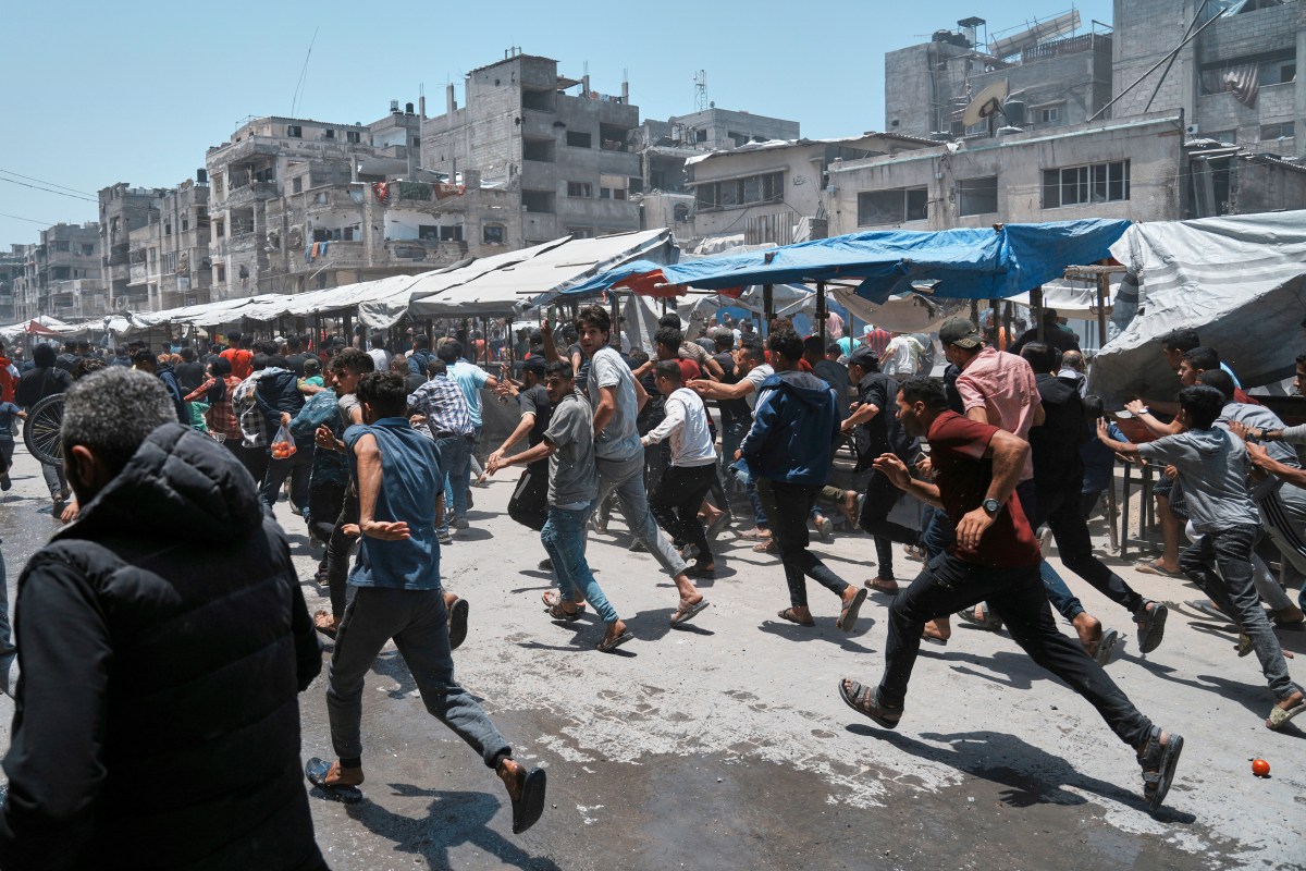 Mueren 21 palestinos tras recibir disparos mientras se dirigían a recibir alimentos en Gaza