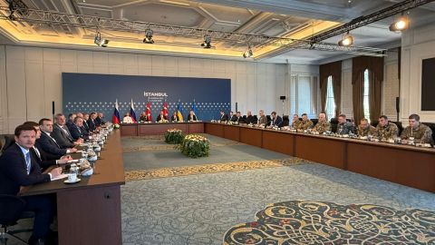 Reunión entre ambas naciones en el Palacio Ciragan.