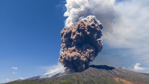 La explosión inicial se produjo en horas de las madrugadas.
