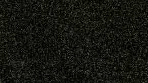 Los manifestantes arrastraron las barricadas de metal, conos de tránsito e incluso sacaron una cómoda sin cajones de un contenedor de basura.