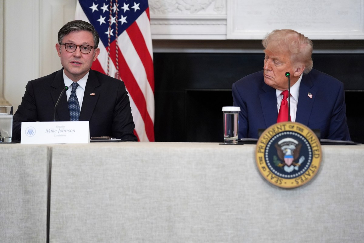 "Cuentas Trump" con exenciones fiscales para bebés empezando en $1,000 excluirían a niños de padres migrantes
