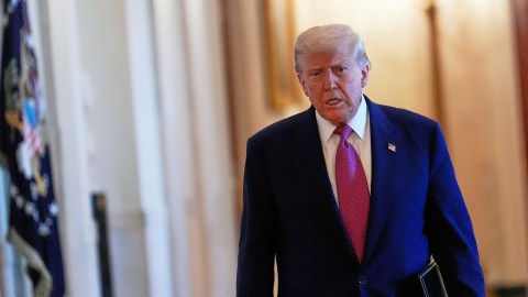 Trump confió a su vez en que la ofensiva de Jerusalén pueda ayudarle a cerrar el pacto nuclear con Irán, que no se alcanzó en el plazo de dos meses concedido inicialmente.