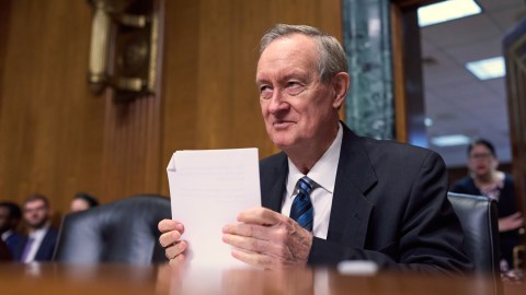Senador republicano de Idaho, Mike Crapo