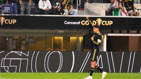 Édson Álvarez dedicó su gol a la gente de Los Ángeles.