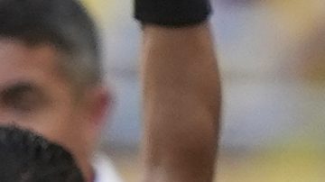 Ander Herrera terminó expulsado tras intentar agredir al árbitro en el estreno de Boca en el Mundial de Clubes