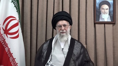 Jameneí sostuvo que las Fuerzas Armadas iraníes están “completamente preparadas” para defender el país y cuentan con el apoyo del Gobierno.