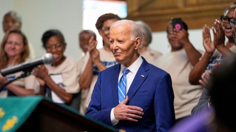 El expresidente Joe Biden habla durante un evento de Juneteenth en la Iglesia Episcopal Africana Metodista Reedy Chapel, el jueves 19 de junio de 2025, en Galveston, Texas.