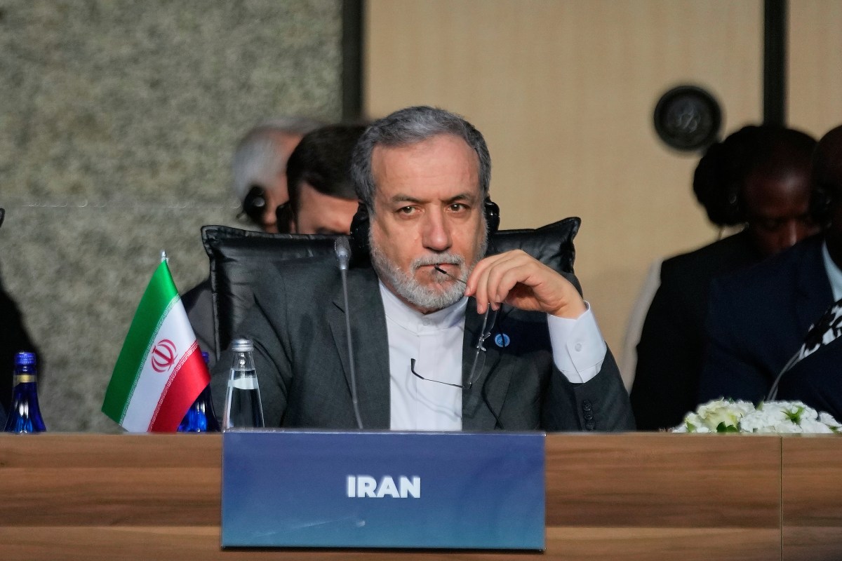 Ministro de Irán dice que entrada de EE.UU. en guerra contra su país sería "muy peligrosa para todos"
