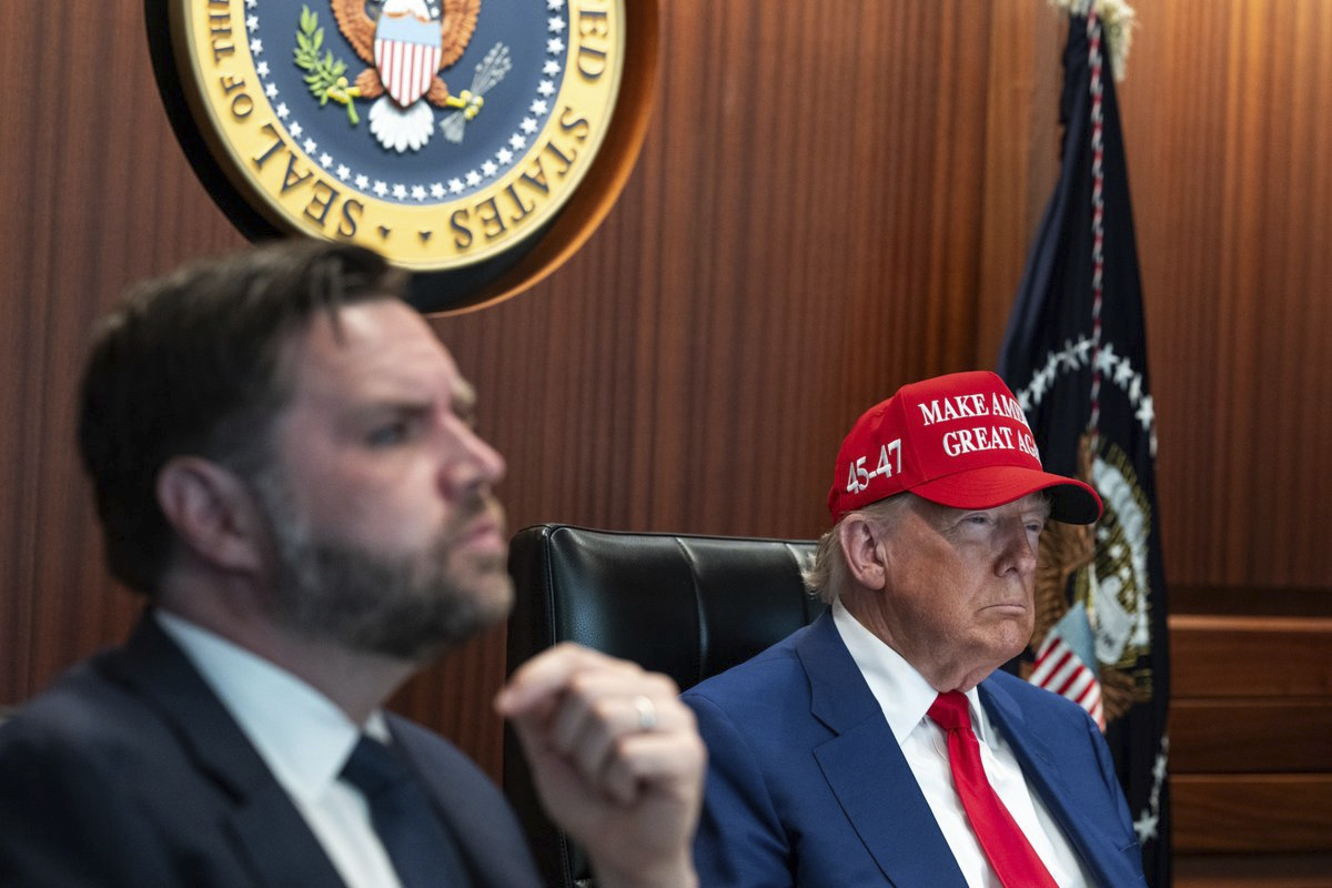 Trump ordenó el ataque contra Irán minutos antes del bombardeo, revela Vance