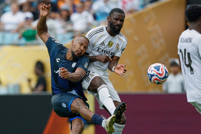Xabi Alonso y Jaime Lozano hablan de la pelea entre Rüdiger y Cabral.