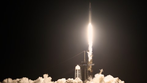 Es el primer uso del vehículo espacial Dragon de SpaceX.