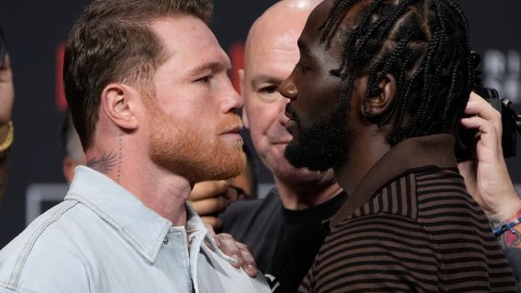 Primer careo entre Canelo Álvarez y Terence Crawford.
