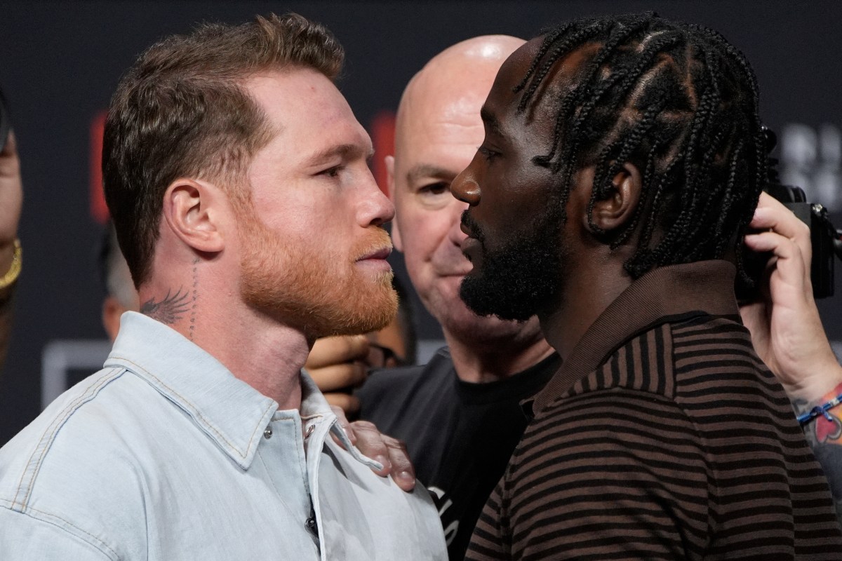 Canelo Álvarez y Terence Crawford echan chispas en su primer round en rueda de prensa