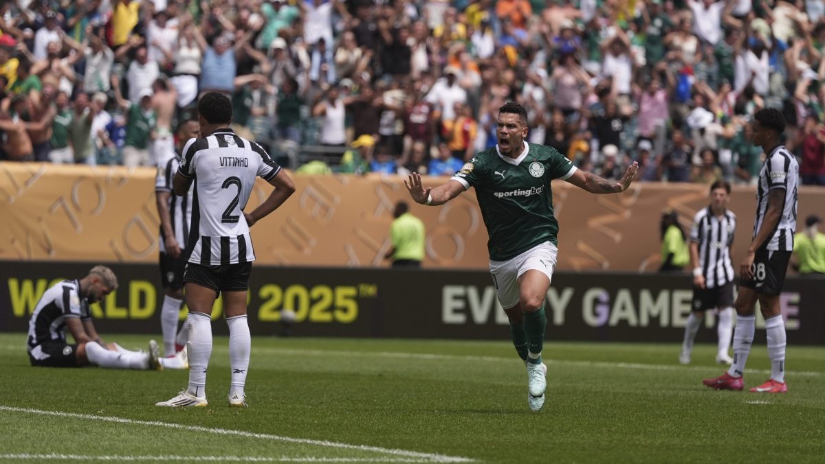 Palmeiras dominó el duelo brasileño ante Botafogo y se metió en cuartos del Mundial de Clubes