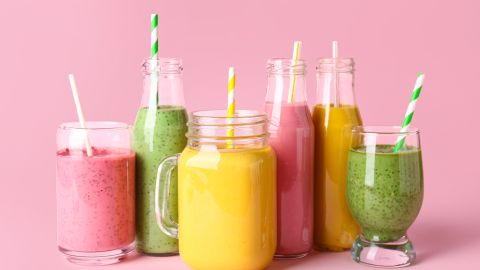 Las bebidas ricas en antioxidantes ayudan a limpiar los riñones de manera natural.