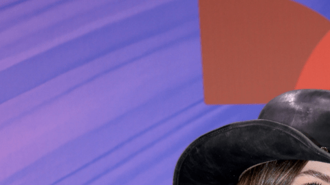Belinda dejó ver su emoción por el éxito de Cazzu en México.