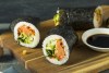 Conoce el paso a paso para hacer unos sabrosos burritos de sushi.