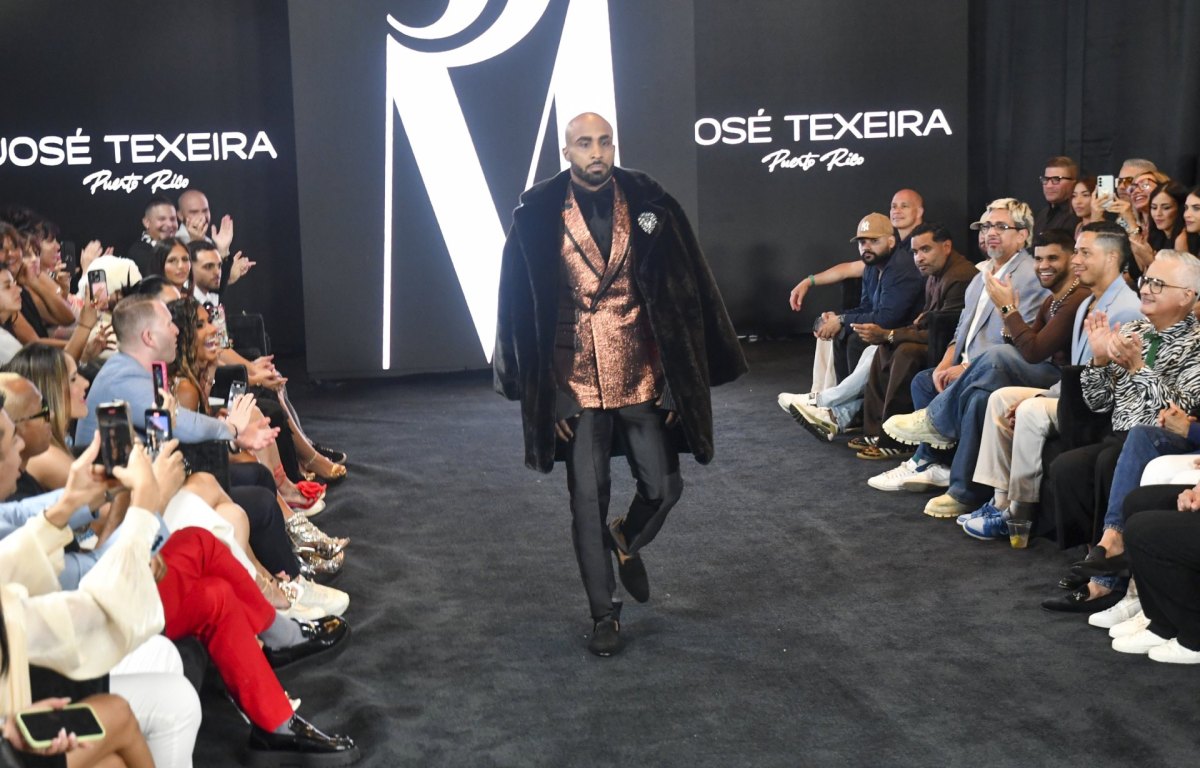 Caramelo debuta como modelo en Semana de la Moda de San Juan, en Puerto Rico