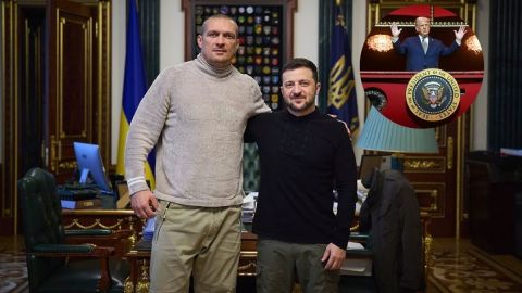 Olesandr Usyk y el presidente de Ucrania Volodymyr Zelenskyy.