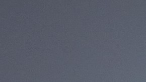 La exposición, curada por el historiador del arte Edward J. Sullivan, reúne grandes acrílicos, estudios preparatorios y obras sobre papel.