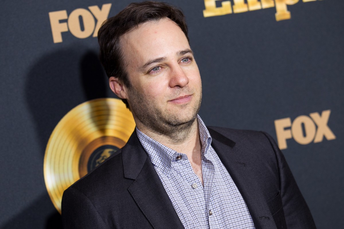 Danny Strong, actor de Gilmore Girls, le compró el ático a Andy Cohen