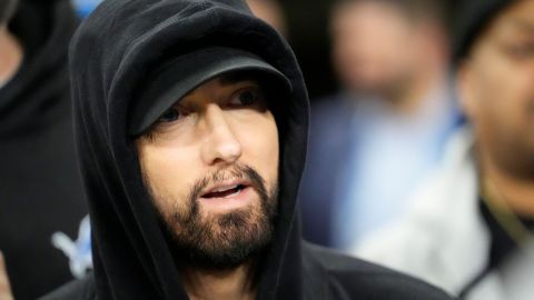 Eminem acusa a Meta de violar sus derechos de autor.