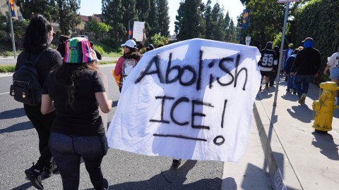 DHS rechaza que se "demonice" al ICE y alerta por aumento de agresiones a sus oficiales