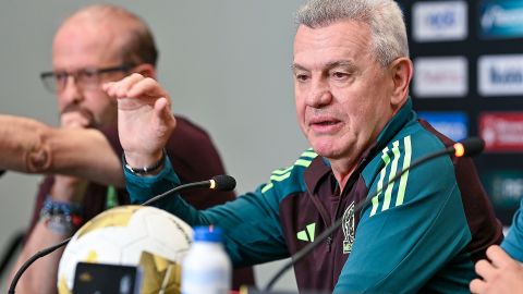 Javier Aguirre emocionado por tener a Guillermo Ochoa con la selección.
