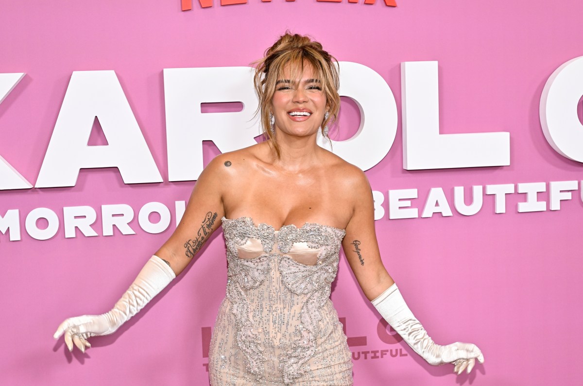 Karol G anuncia su nuevo álbum 'Tropicoqueta'