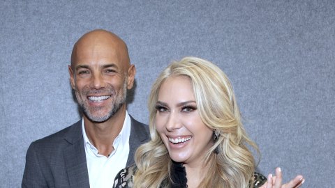 Jimena Gállego y Javier Poza, conductores de La Casa de los Famosos All Stars.