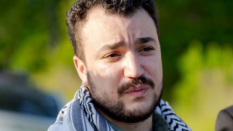 Liberaron al activista palestino Mahmoud Khalil tras meses en cárcel migratoria