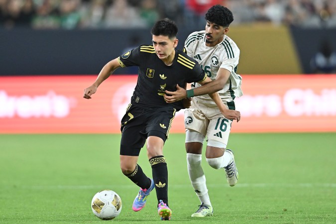 Gilberto Mora en los Cuartos de Final de la Copa Oro.