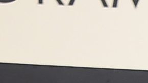 El encargado de vender la casa de Nick y Vanessa Lachey es Mauricio Umansky.El encargado de vender la casa de Nick y Vanessa Lachey es Mauricio Umansky.