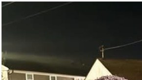 Oficiales del condado de Bibb encontraron al bebé en medio de la calle en las 4:00 de la mañana.