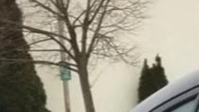 Los oficiales del sheriff de Kennebec escucharon al agresor gritar que "mataría" a sus padres.