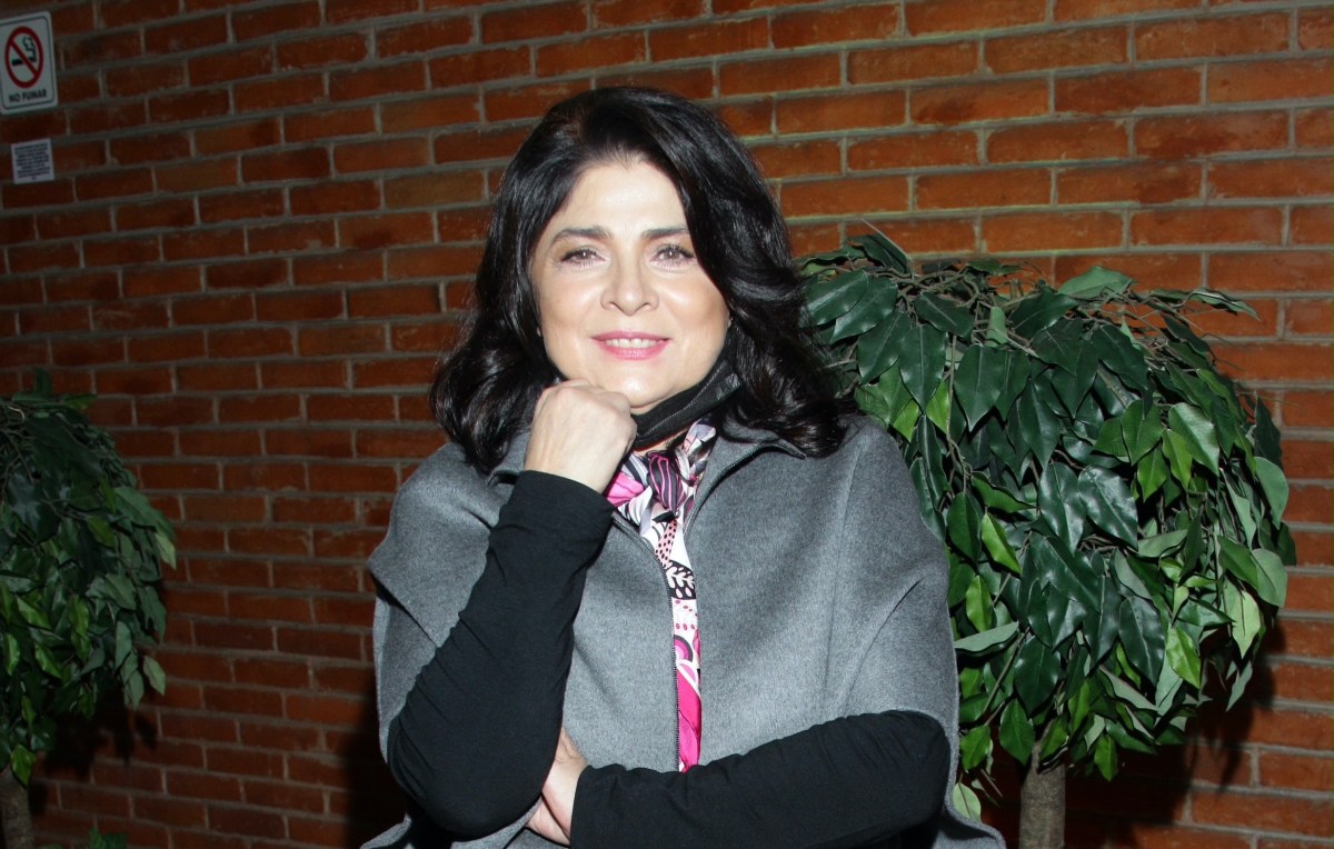 Victoria Ruffo revela la razón por la que usa una silla de ruedas