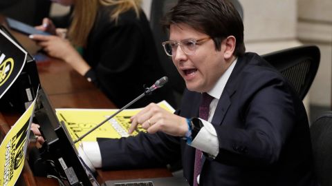 El político sufrió múltiples impactos de bala, incluido uno en la cabeza.