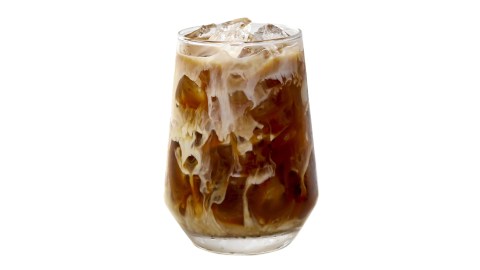 Personaliza el café helado a tu gusto preparandolo en casa.