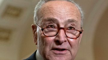 Chuck Schumer advierte que recortes a programas contra el VIH ponen millones de vidas en riesgo