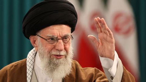 El ayatolá Alí Jamenei es apenas el segundo líder supremo del país