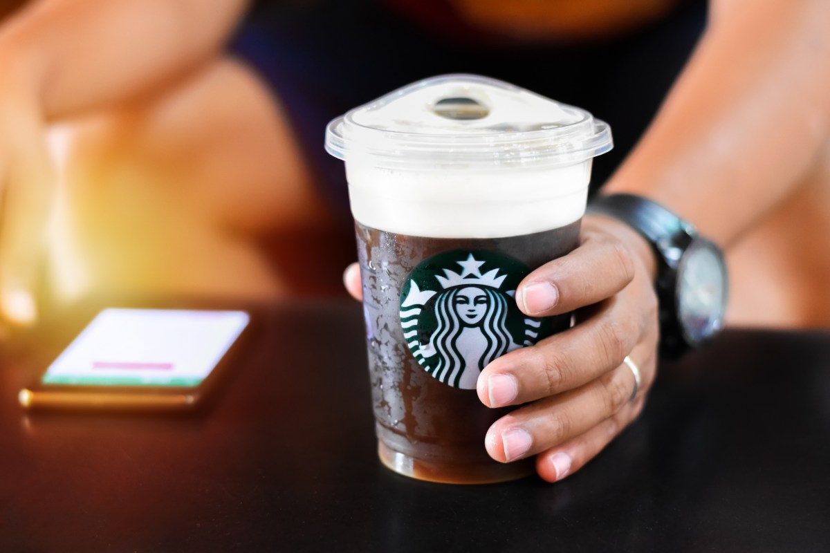 Starbucks está probando una nueva espuma fría de proteína para bebidas