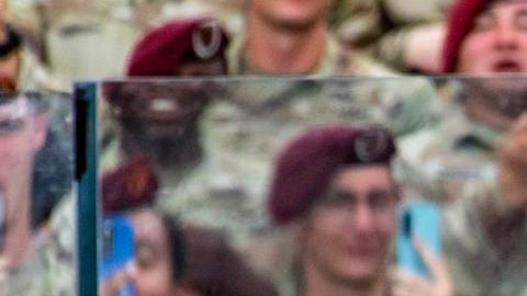 El presidente estadounidense, Donald Trump, habla en Fort Bragg para celebrar el 250.º aniversario del Ejército estadounidense en el Campo Pike de Fort Bragg, Carolina del Norte, EE. UU., el 10 de junio de 2025.