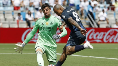 Courtois fue la estrella frente a Pachuca.