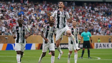 Dusan Vhahovic celebra tras marcar el 4-1.