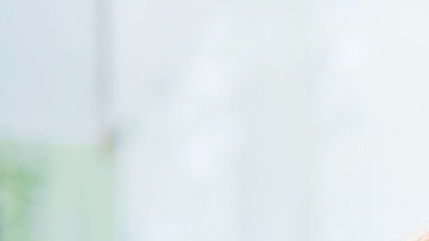 Unas de la medidas garantiza escuelas con restricciones en el uso de teléfonos inteligentes, lo que redundaría en mayor concentración en el área académica.