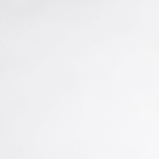 El batido de fresas y espinacas es un impulso nutricional para comenzar las mañanas.